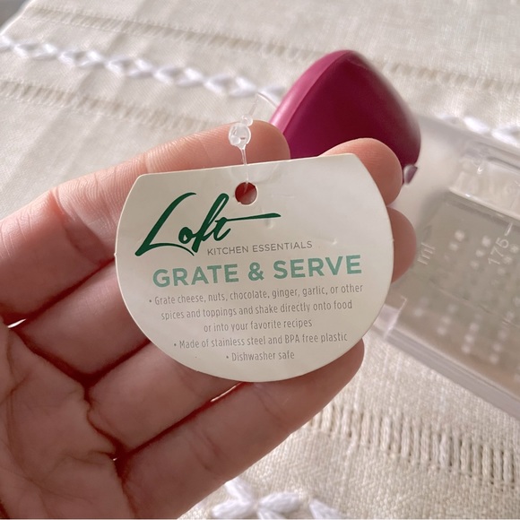 🧀3 Kitchen Hacks✨ garlic peeler, cheese shredder, grill cheese toaster sleeves - Picture 5 of 7